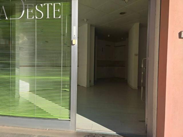 Locale Commerciale in vendita a Borgo Medievale, Roma Capitale