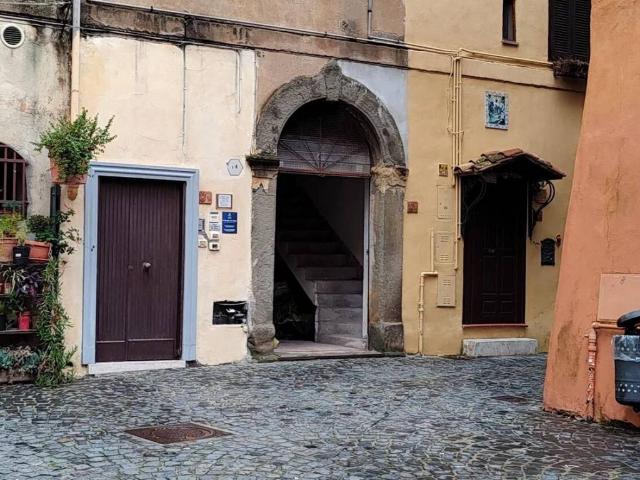 Locale Commerciale in vendita a Borgo Medievale, Roma Capitale