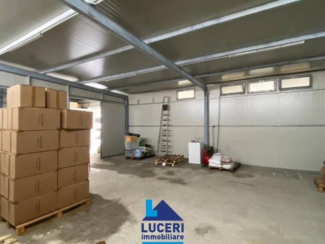 Locale Commerciale in vendita a Puglia, Lecce