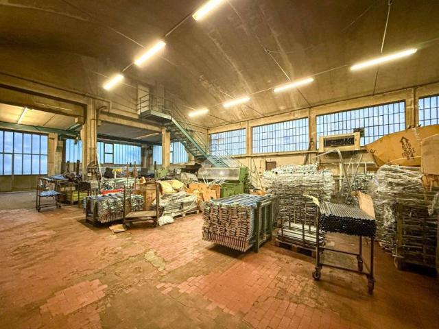 Locale Commerciale in vendita a Nibionno, Lombardia