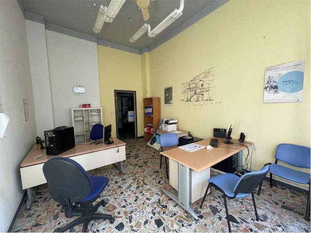 Locale Commerciale in vendita a Piemonte, Asti