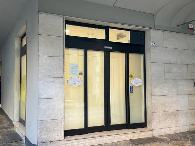 Locale Commerciale in vendita a Piemonte, Asti