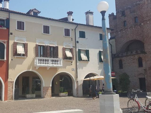 Locale Commerciale in vendita a Noale, Veneto