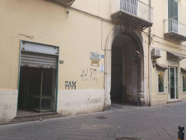 Locale Commerciale in vendita a Cicalesi, Nocera Inferiore