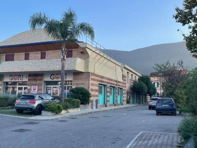 Locale Commerciale in vendita a Cicalesi, Nocera Inferiore