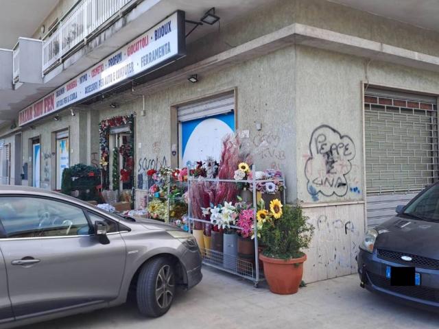 Locale Commerciale in vendita a Camerelle, Nocera Superiore