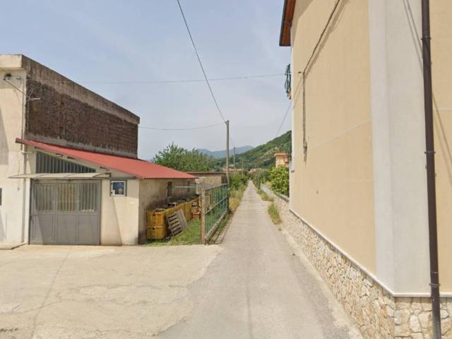 Locale Commerciale in vendita a Nocera Superiore, Campania