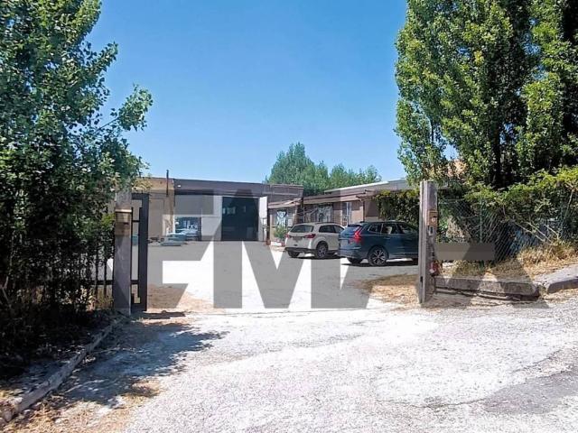 Locale Commerciale in vendita a Nocera Umbra, Umbria