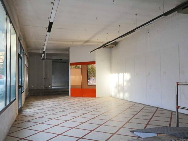 Locale Commerciale in vendita a Noceto, Reggio Emilia