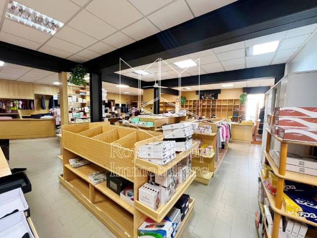 Locale Commerciale in vendita a Noceto, Reggio Emilia
