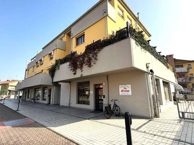Locale Commerciale in vendita a Noceto, Reggio Emilia