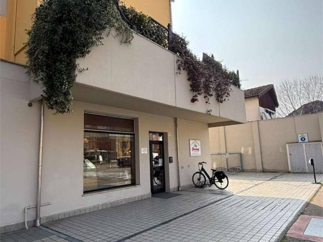 Locale Commerciale in vendita a Noceto, Reggio Emilia