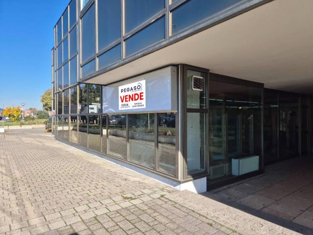 Locale Commerciale in vendita a Nogara, Veneto