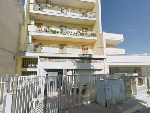 Locale Commerciale in vendita a Puglia, Bari