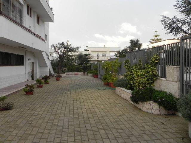 Locale Commerciale in vendita a Città Giardino, Noicattaro