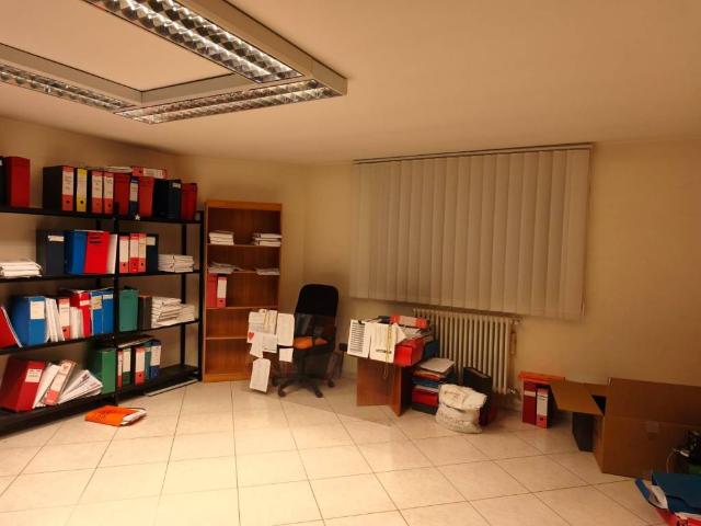 Locale Commerciale in vendita a Puglia, Bari
