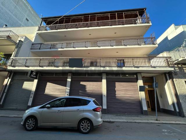 Locale Commerciale in vendita a Noicattaro, Bari