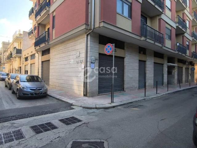 Locale Commerciale in vendita a Puglia, Bari