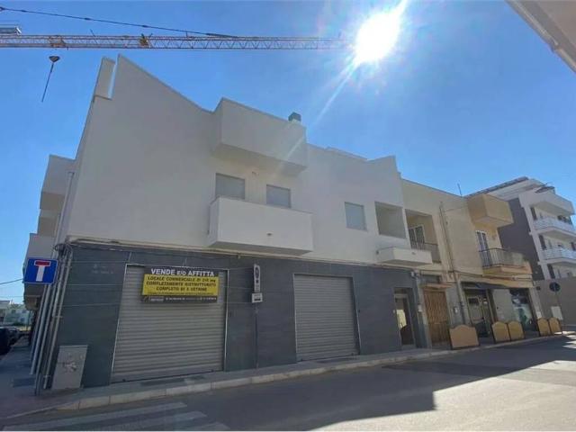 Locale Commerciale in vendita a Puglia, Bari