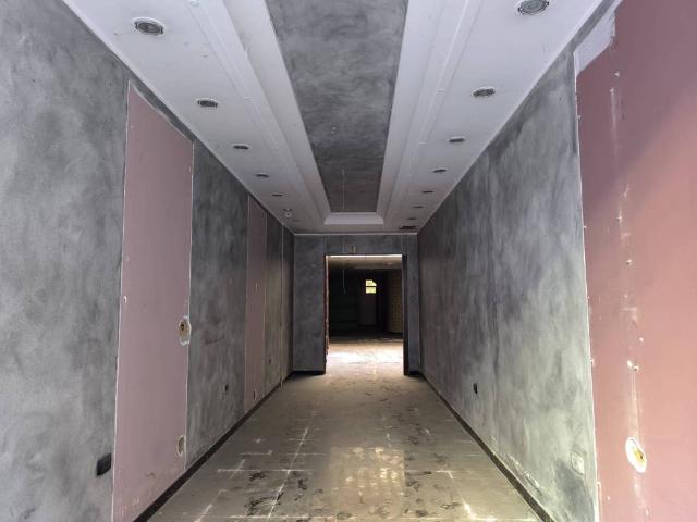 Locale Commerciale in vendita a Nola, Campania