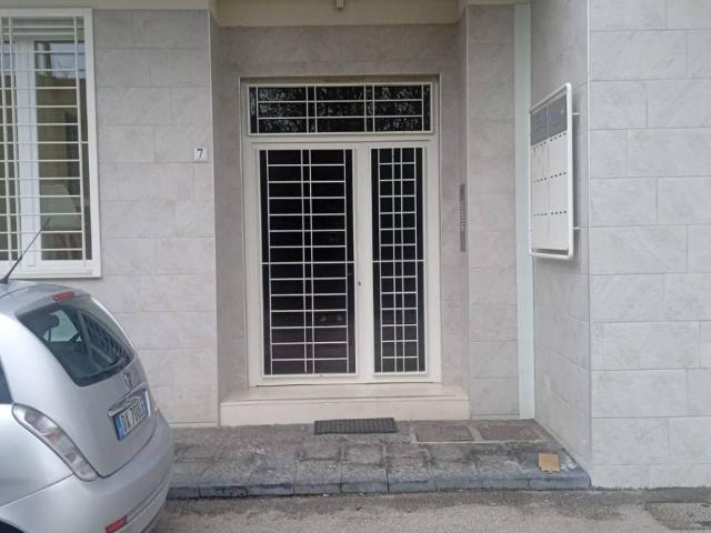 Locale Commerciale in vendita a Nola, Campania