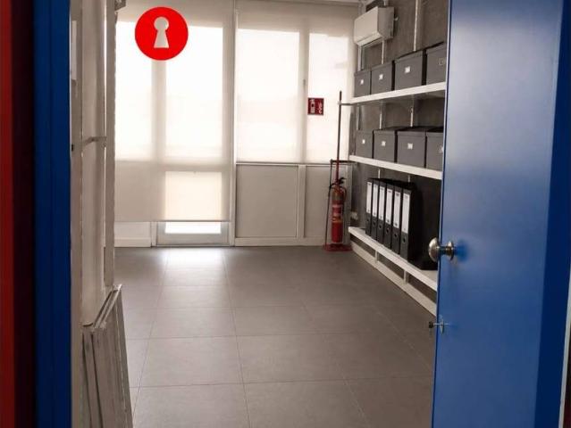 Locale Commerciale in vendita a Nola, Campania