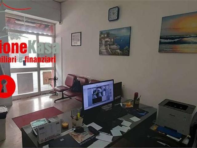 Locale Commerciale in vendita a Nola, Campania