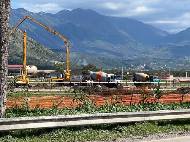 Locale Commerciale in vendita a Nola, Campania