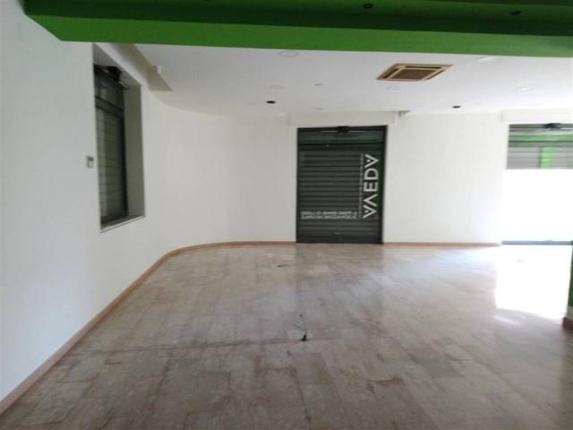 Locale Commerciale in vendita a Nola, Campania