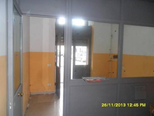 Locale Commerciale in vendita a Nola, Campania