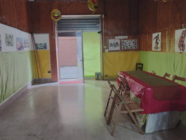 Locale Commerciale in vendita a Nola, Campania