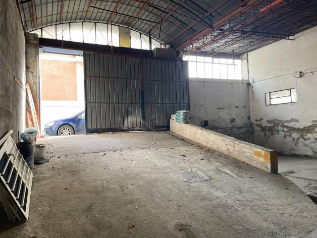 Locale Commerciale in vendita a Nola, Campania