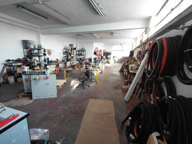 Locale Commerciale in vendita a Piemonte, Torino