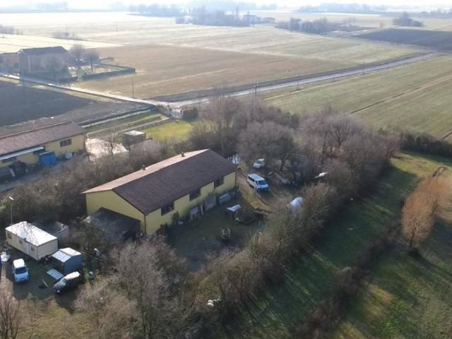 Locale Commerciale in vendita a Unione dei comuni del Sorbara, Nonantola