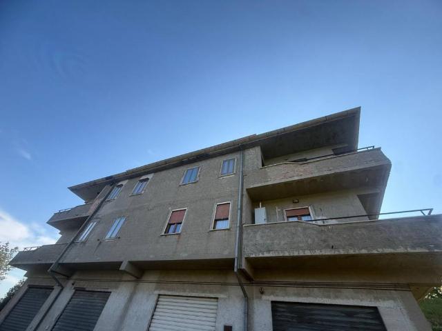 Locale Commerciale in vendita a Norma, Latina