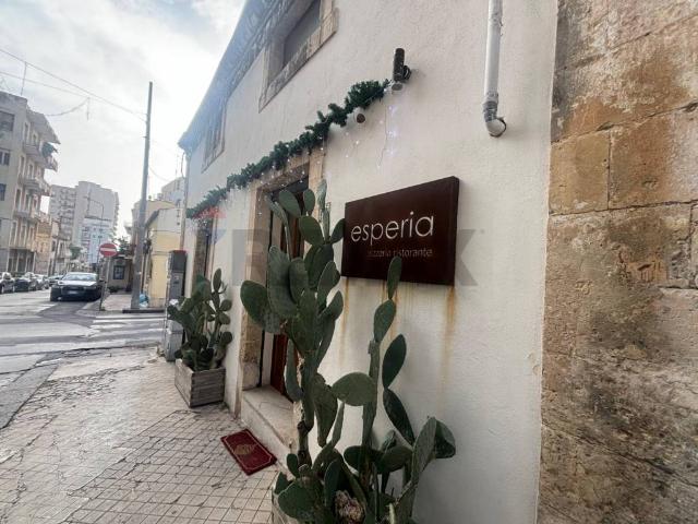 Locale Commerciale in vendita a Noto, Sicilia