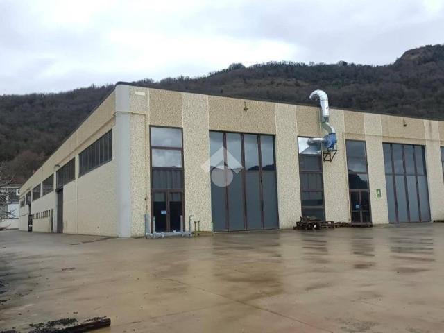 Locale Commerciale in vendita a Unione di comuni Valmarecchia, Novafeltria