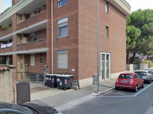 Locale Commerciale in vendita a Santa Rita, Piemonte