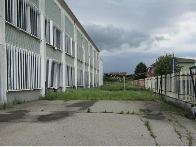 Locale Commerciale in vendita a Piemonte, Novara