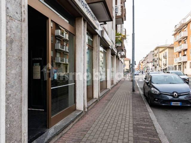 Locale Commerciale in vendita a Vignale Nuovo, Piemonte