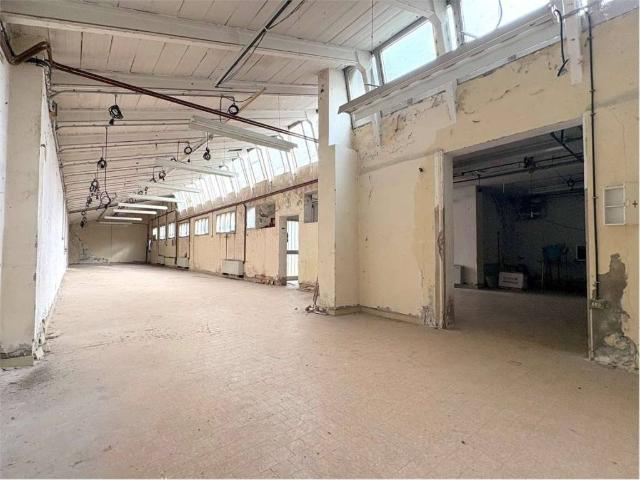 Locale Commerciale in vendita a Bassa Reggiana, Re