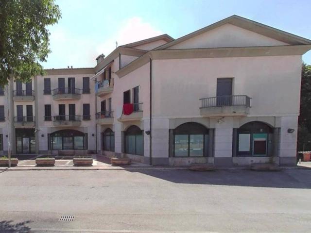 Locale Commerciale in vendita a Noventa Di Piave, Veneto