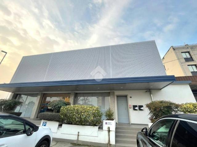 Locale Commerciale in vendita a Oltrebrenta, Noventa Padovana