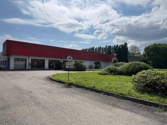 Locale Commerciale in vendita a Noventana, Noventa Padovana