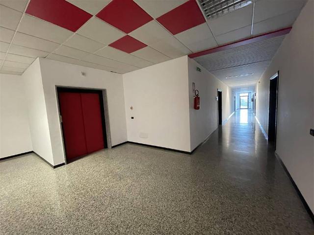 Locale Commerciale in vendita a Noventa Padovana, Veneto