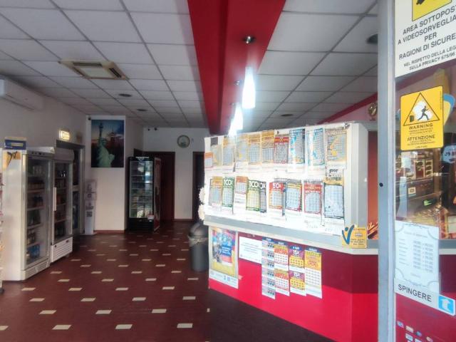 Locale Commerciale in vendita a Noventa Padovana, Padova