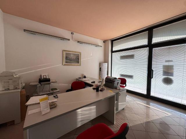 Locale Commerciale in vendita a Noventa Vicentina, Vicenza