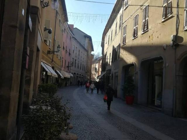 Locale Commerciale in vendita a Piemonte, Alessandria