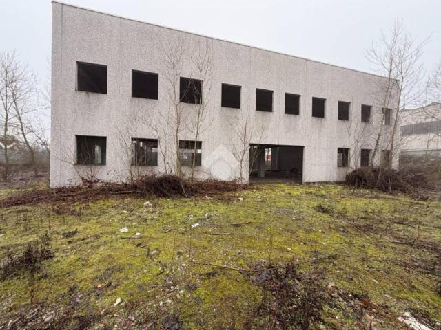 Locale Commerciale in vendita a Piemonte, Alessandria
