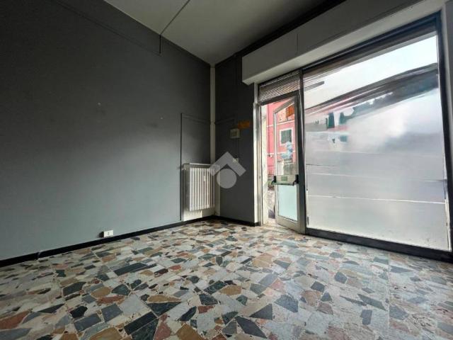 Locale Commerciale in vendita a Piemonte, Alessandria